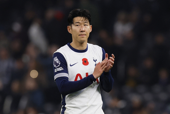 Tottenham Hotspur midfielder Son Heung-min looks on during the Premier League match against Ipswich Town in London on Sunday. [REUTERS/YONHAP]
