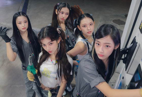 Girl group NewJeans [ADOR]