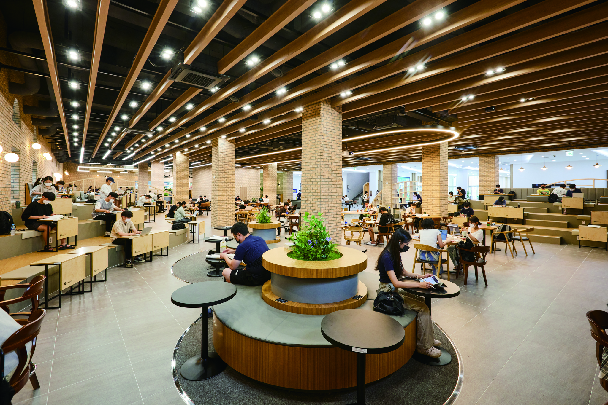 Students study at Pusan National University’s PNU Saebyeokbeol Library [PUSAN NATIONAL UNIVERSITY]