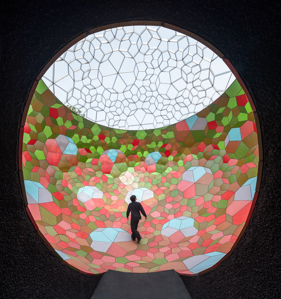 Installation view of ″Breathing earth sphere″ by Olafur Eliasson on Docho Island in Shinan County, South Jeolla [PKM GALLERY]