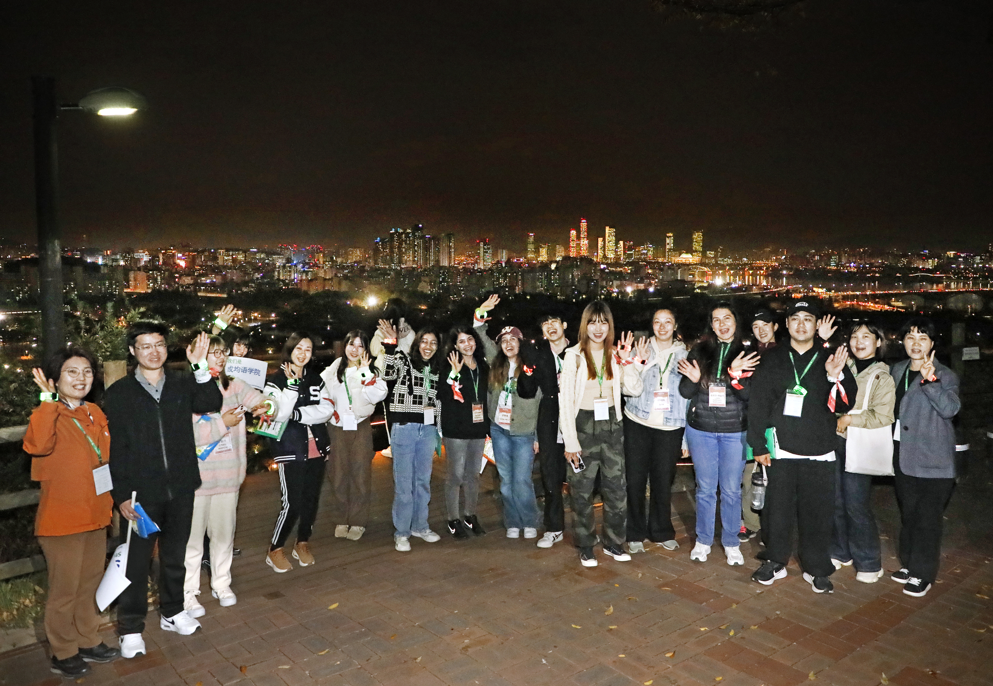 International students from Sungkyunkwan University’s Korean Language Center pose for a photo at Haneul Park in Mapo District, western Seoul, on Thursday. [PARK SANG-MOON]