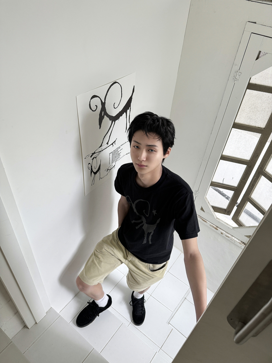 Virtual artist Edan Maverick, based on singer-songwriter Dawn [ONENESS KOREA]
