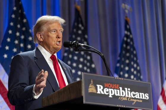 President-elect Donald Trump speaks at a meeting of the House GOP conference in Washington on on Nov. 13.  [AP/YONHAP]