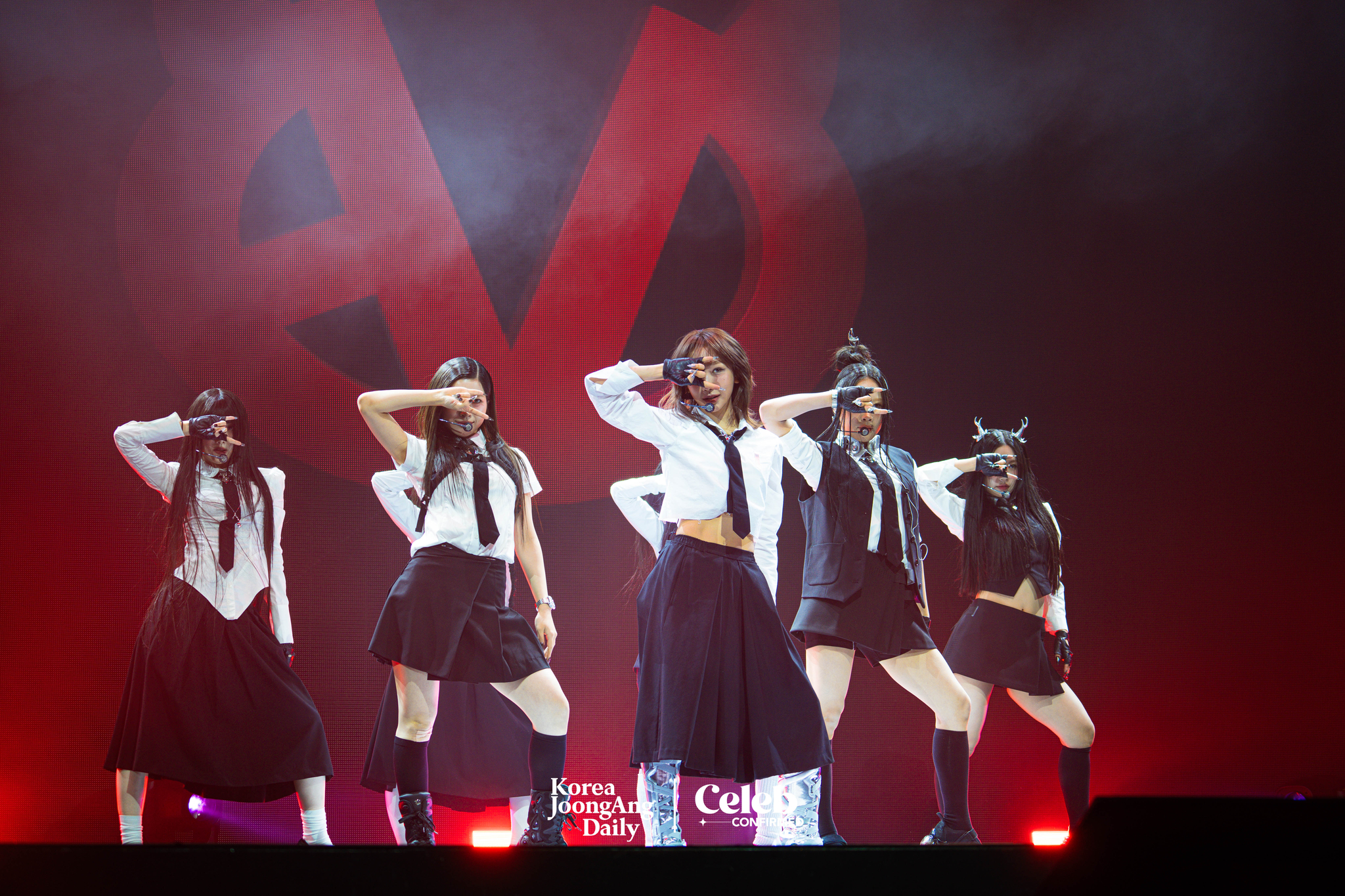 Girl group Badvillain performs single ″Badvillain″ during a press showcase Tuesday at the Yes24 Live Hall, eastern Seoul. [DANIELA GONZALEZ PEREZ]
