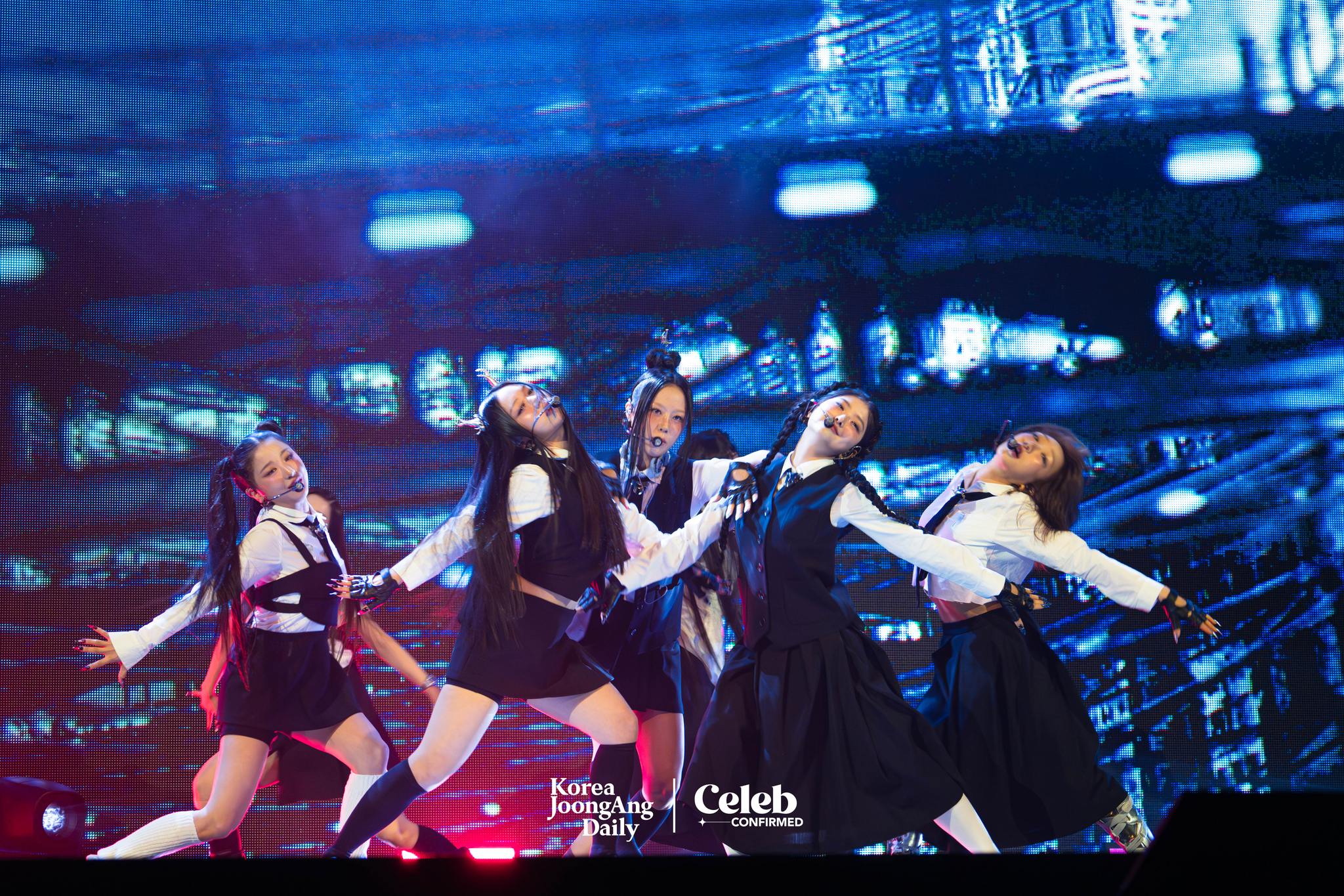 Girl group Badvillain performs single ″Zoom″ during a press showcase Tuesday at the Yes24 Live Hall, eastern Seoul. [DANIELA GONZALEZ PEREZ]
