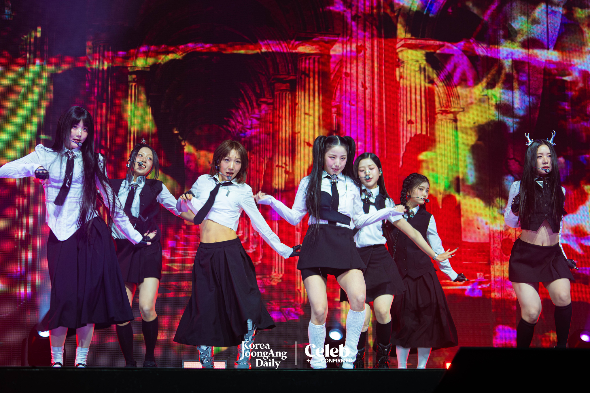 Girl group Badvillain performs single ″Badvillain″ during a press showcase Tuesday at the Yes24 Live Hall, eastern Seoul. [DANIELA GONZALEZ PEREZ]