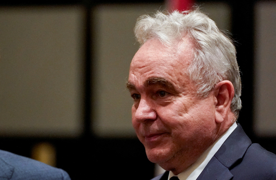 Kurt Campbell, U.S. White House coordinator for the Indo-Pacific, talks with a group of guests before the start of a meeting with Asean leaders and U.S. business representatives as part of a summit in Washington, May 12, 2022. [REUTERS/YONHAP]