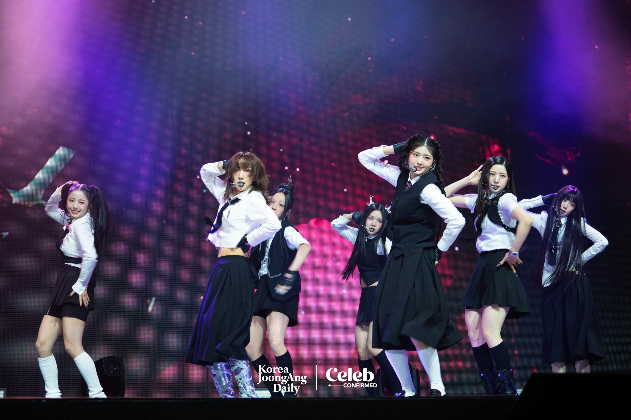 Girl group Badvillain performs single ″Badvillain″ during a press showcase Tuesday at the Yes24 Live Hall, eastern Seoul. [DANIELA GONZALEZ PEREZ]