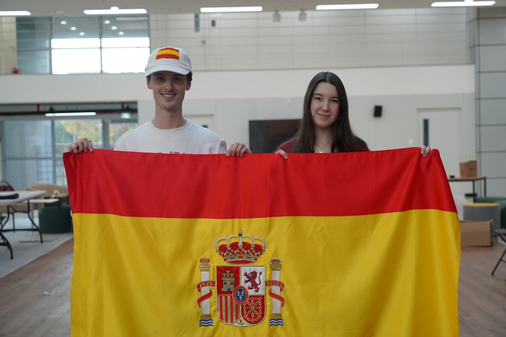 Students from the University of Málaga, studying as exchange students at Incheon National University, hold the Spanish flag. [INCHEON NATIONAL UNIVERSITY]