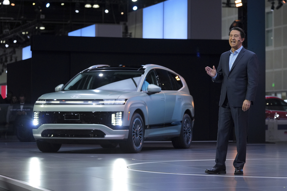 José Muñoz, Hyundai Motor’s global chief operating officer and Hyundai and Genesis Motor North America president and CEO, with the Hyundai Ioniq 9 at the LA Auto Show on Thursday [AP/YONHAP]
