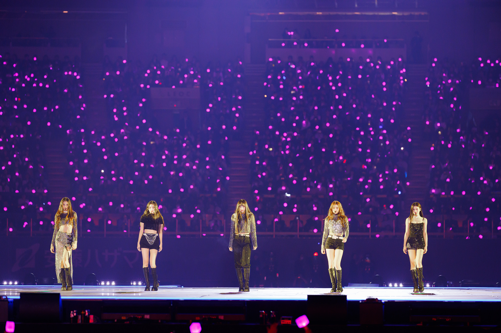 Girl group Meovv performing at the 2024 MAMA Awards on Nov. 23 at the Kyocera Dome in Osaka, Japan [CJ ENM]