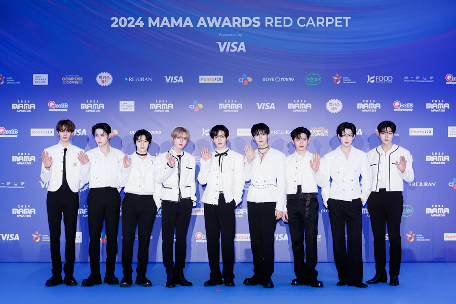 Boy band ZeroBaseOne poses for photos at the 2024 MAMA Awards red carpet on Nov. 23 at the Kyocera Dome in Osaka, Japan. [CJ ENM]