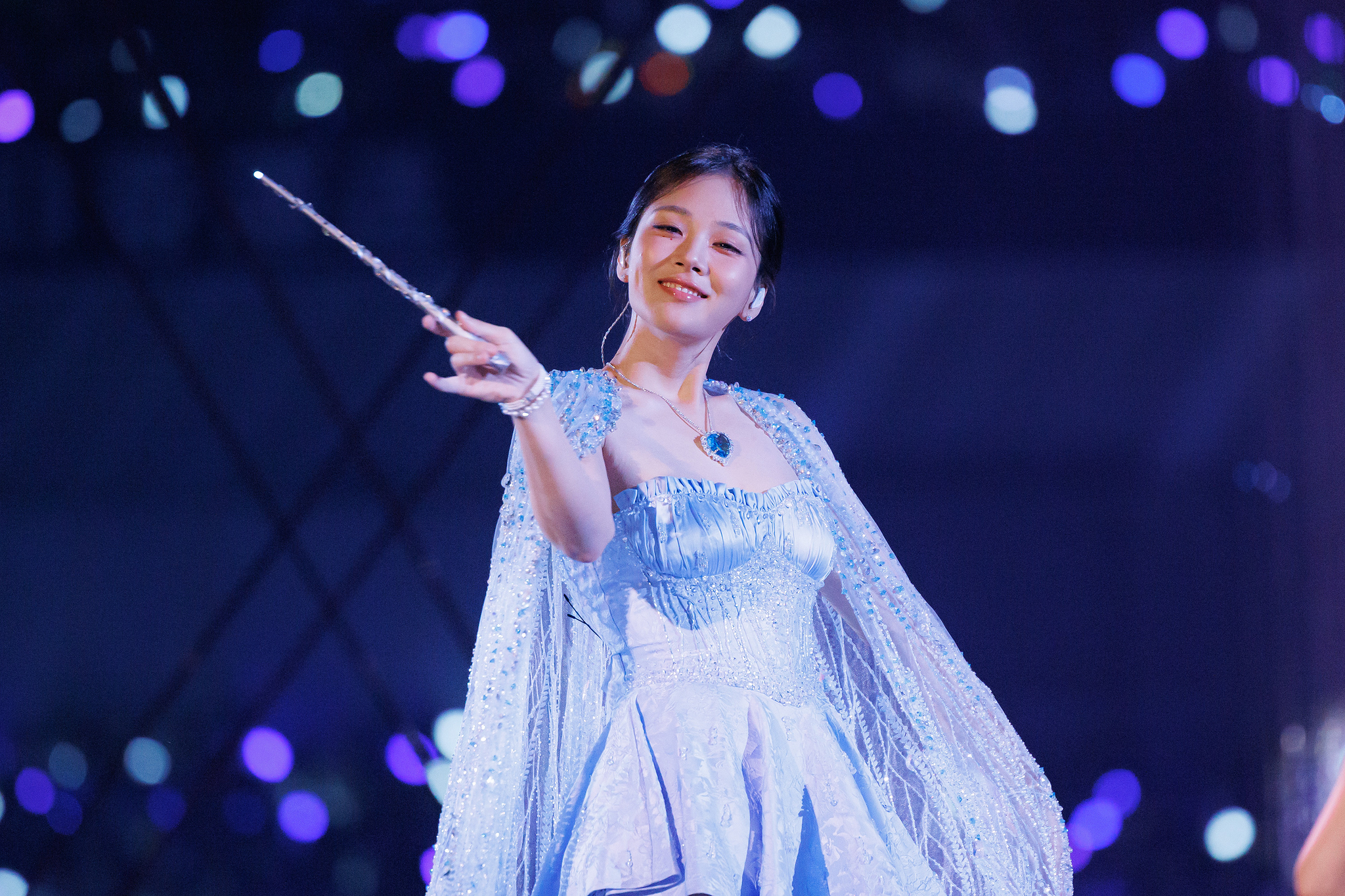 Singer Bibi performing at the 2024 MAMA Awards on Nov. 23 at the Kyocera Dome in Osaka, Japan [CJ ENM]