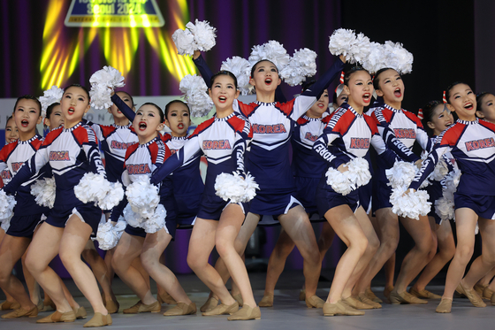 Team Korea compete at the International Cheer Union World Cup at Olympic Park SK Stadium in southern Seoul on Sunday. [YONHAP] 