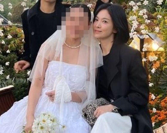 Song Hye-gyo during a wedding ceremony. [SCREEN CAPTURE]