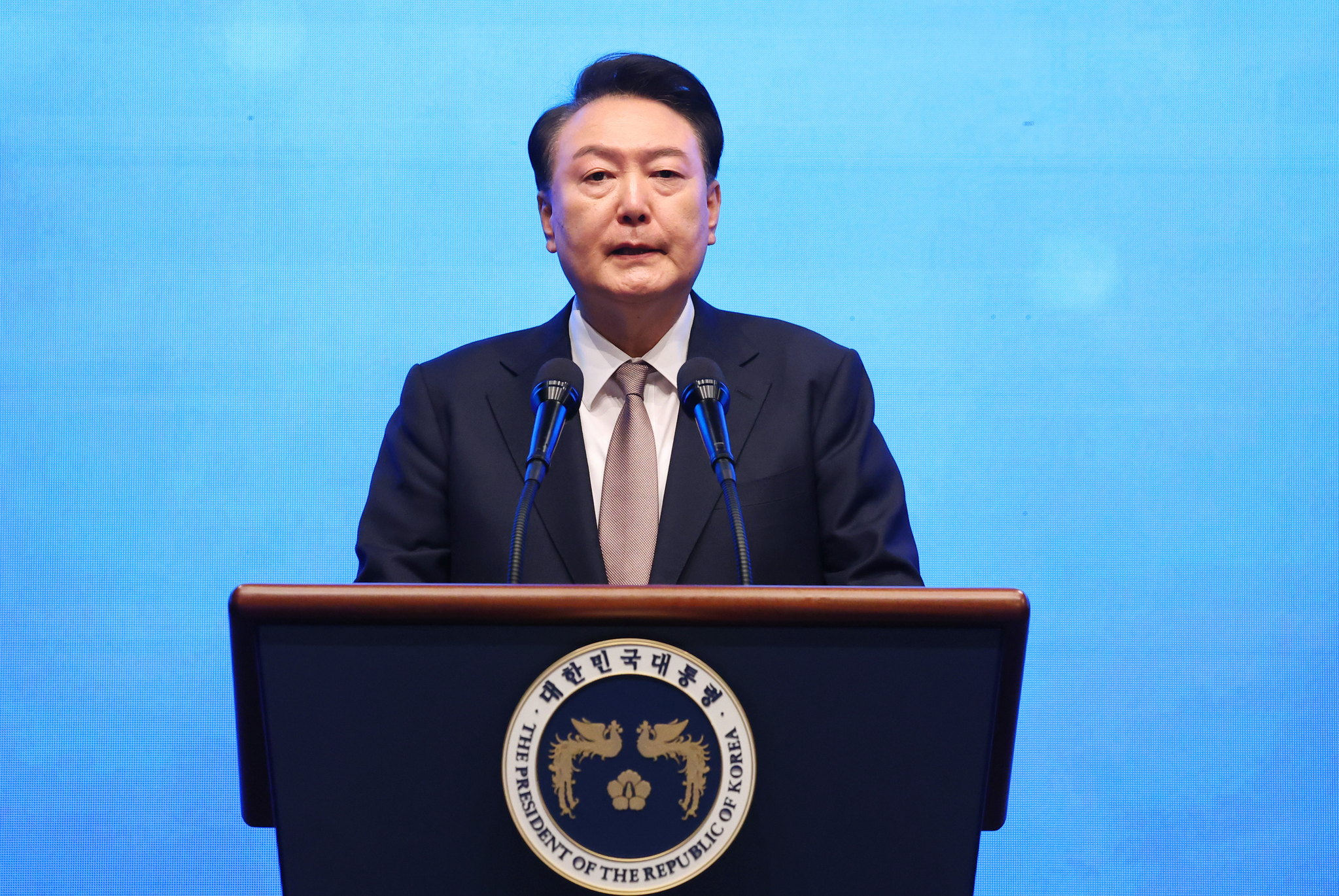 President Yoon Suk Yeol speaks during a national prayer breakfast at a hotel in Seoul on Friday. [YONHAP]