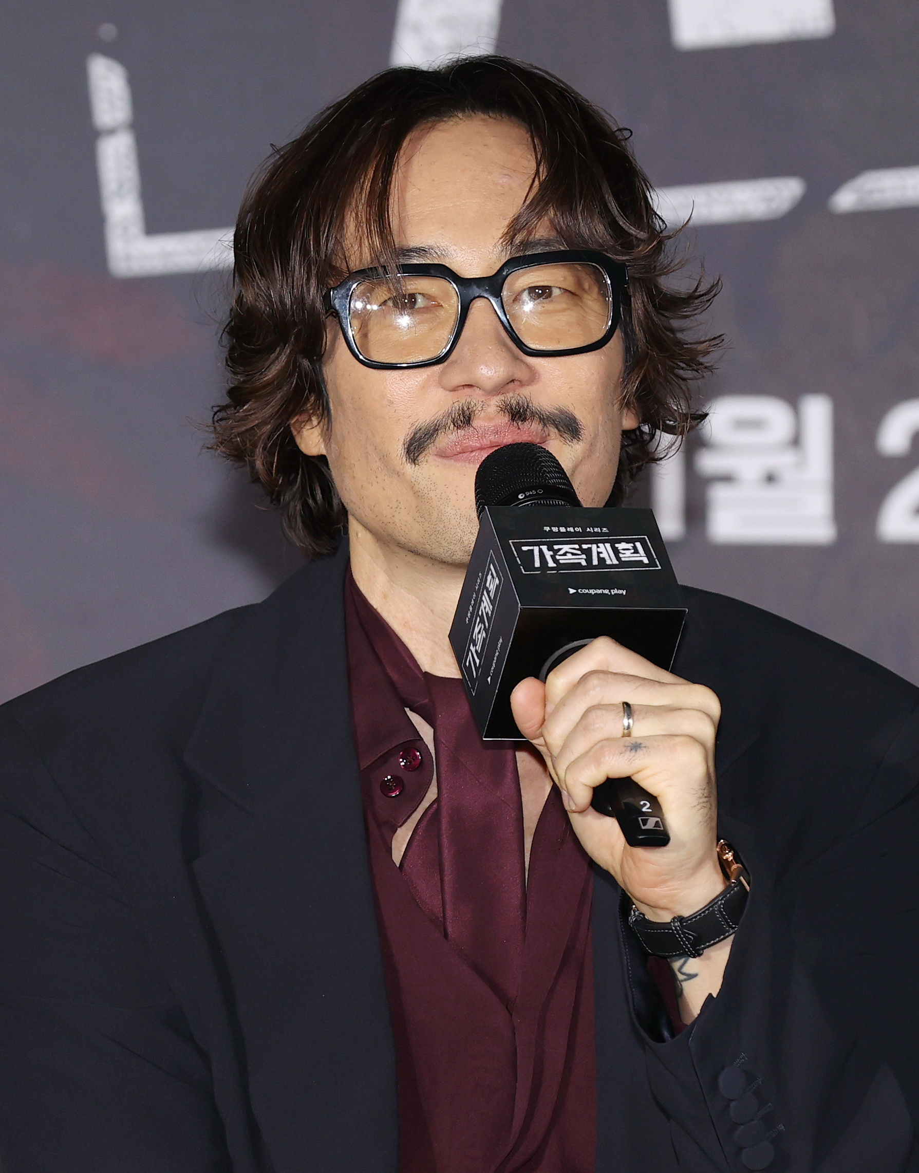 Actor Ryoo Seung-bum speaks during Coupang Play's ″Family Matters″ press conference in Yongsan District, central Seoul, on Tuesday. [YONHAP]