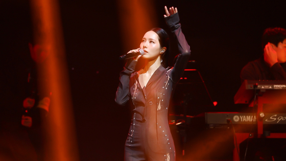Singer Lim Kim will drop a new album in December. [NEW ENTRY]
