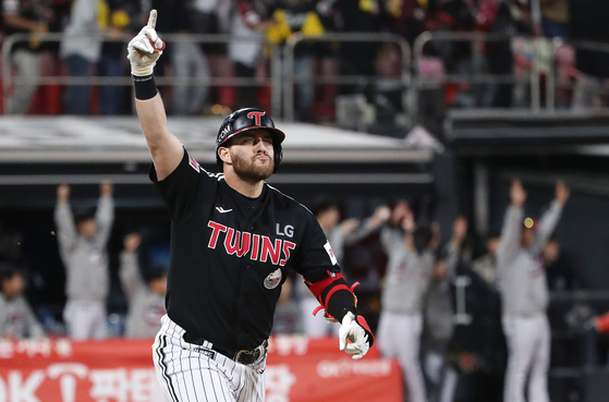 The LG Twins' Austin Dean celebrates during Game 3 of the first round of the KBO playoffs against the KT Wiz at Suwon KT Wiz Park in Suwon, Gyeonggi on Oct. 8. [NEWS1] 