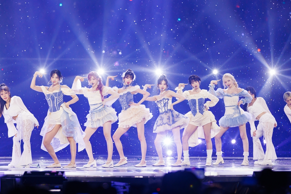 Girl group IVE performing at the Melon Music Awards 2024 (MMA 2024) held on Nov. 30 at the Inspire Arena in Incheon [KAKAO ENTERTAINMENT]