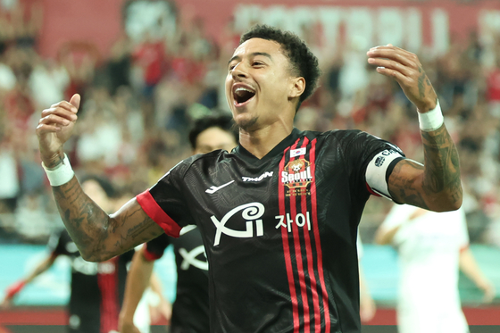 FC Seoul midfielder Jesse Lingard celebrates scoring during a K League 1 match against Gangwon FC at Seoul World Cup Stadium in western Seoul on June 26. [NEWS1] 
