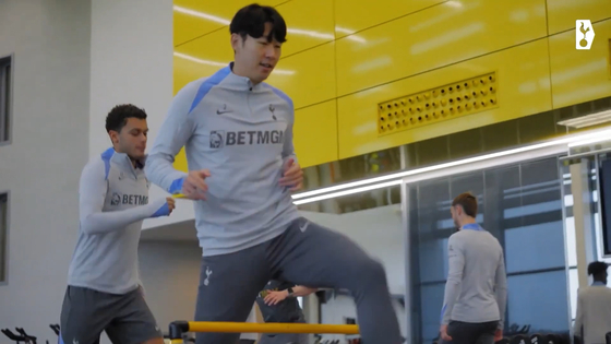 Tottenham Hotspur captain Son Heung-min trains with his squad ahead of a Premier League match against Bournemouth on Thursday. [ONE FOOTBALL]