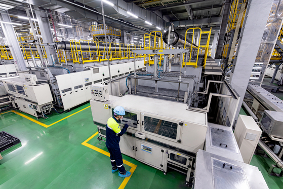 A worker in Posco Future M's cathode materials plant in Gwangyang, South Jeolla [POSCO FUTURE M]