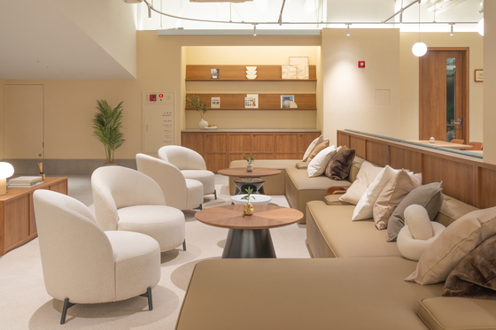 The lounge is one of various shared facilities available at Weave Suites Sunyu Parkside. [WEAVE LIVING]