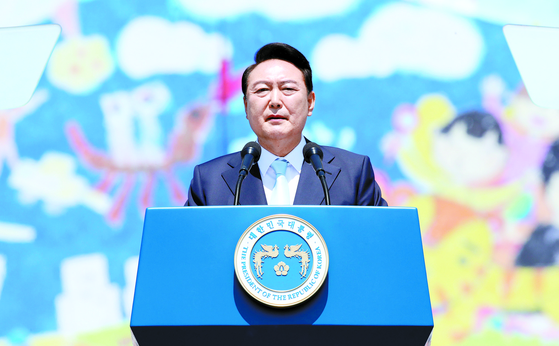 President Yoon Suk Yeol delivers his inaugural address during the 20th presidential inauguration ceremony held in front of the National Assembly in Yeouido, western Seoul, on May 10, 2022. [KIM SEONG-RYONG]