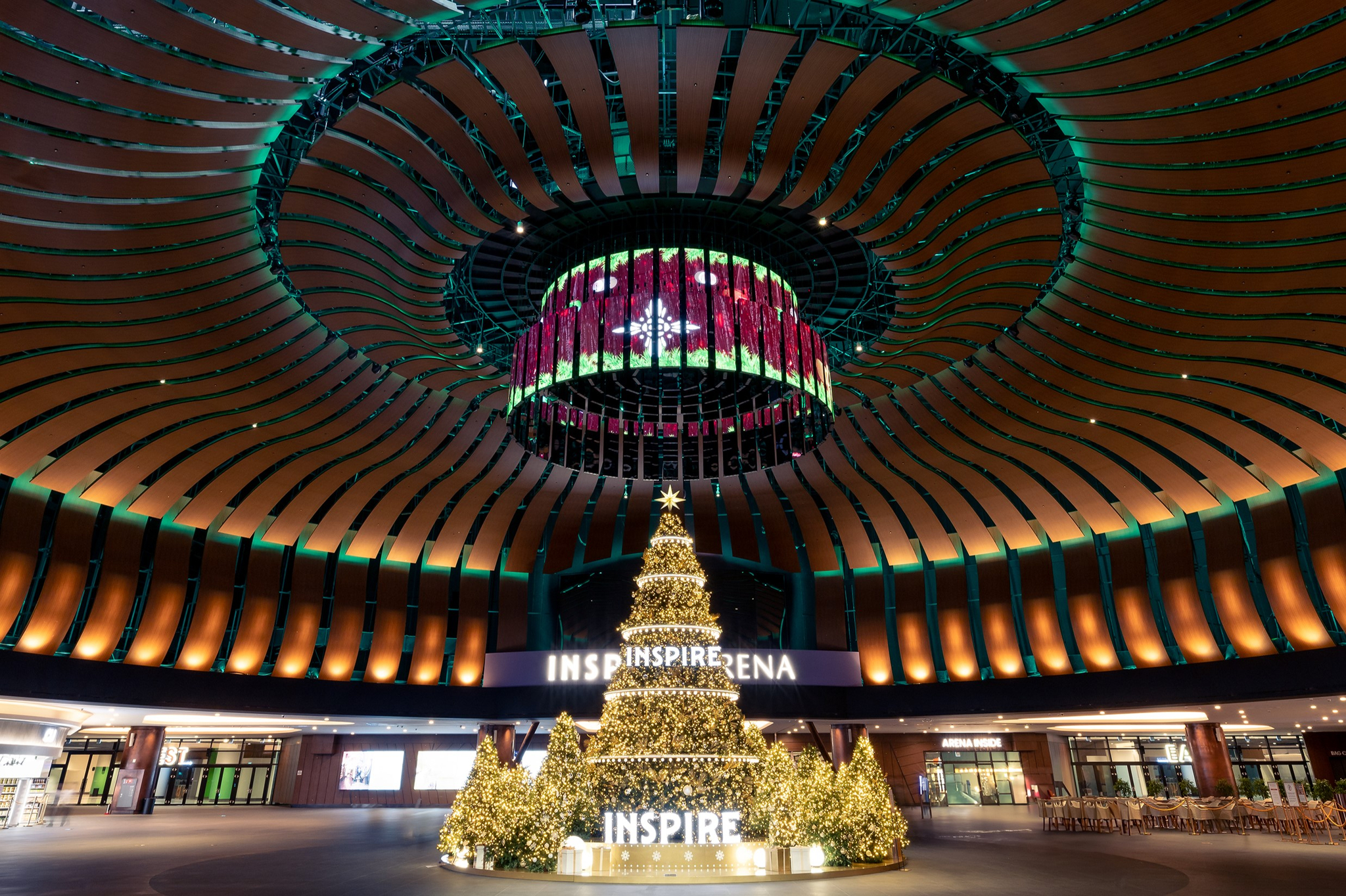 A Christmas tree at Rotunda [MOHEGAN INSPIRE ENTERTAINMENT RESORT]
