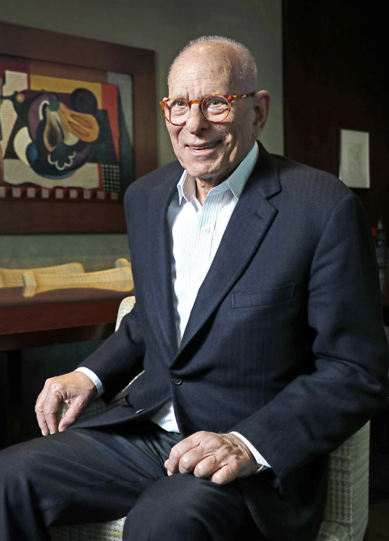 Ray Shipping Group Chairman Abraham Ungar speaks during an interview with the Korea JoongAng Daily at the Grand Hyatt Hotel in central Seoul on Wednesday. [PARK SANG-MOON]