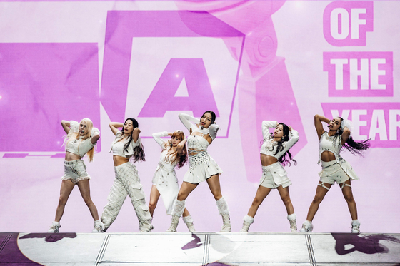 Girl group VCHA during the Mexican leg of girl group Twice's world tour [JYP ENTERTAINMENT]