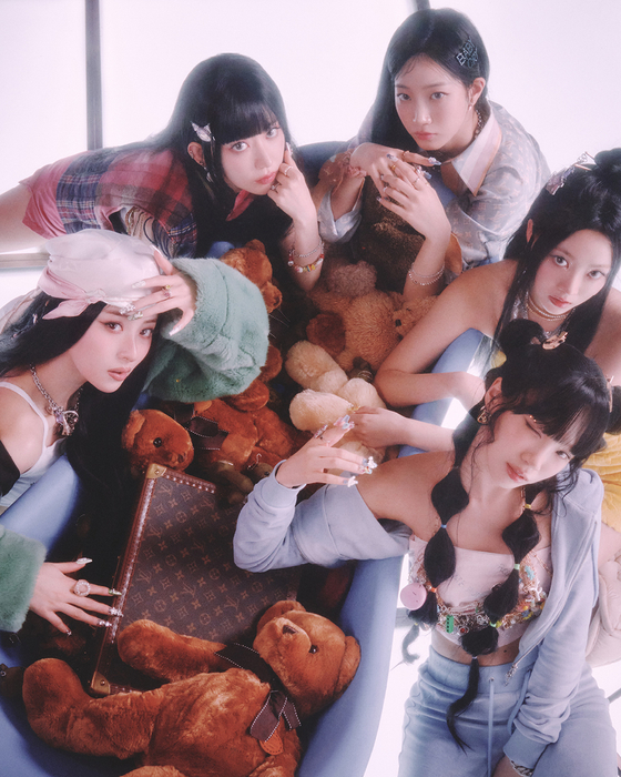 Girl group Le Sserafim [SOURCE MUSIC]