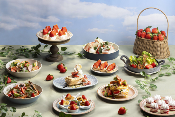 Very Very Berry Dessert Buffet at Banyan Tree Club & Spa Seoul in Jung District, central Seoul [BANYAN TREE CLUB & SPA]