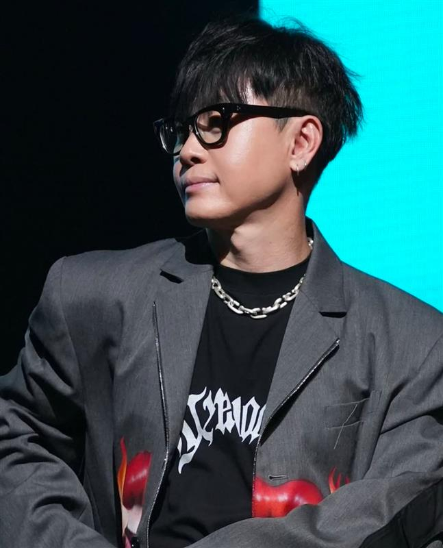 Singer Lee Seung-hwan [INSTAGRAM]