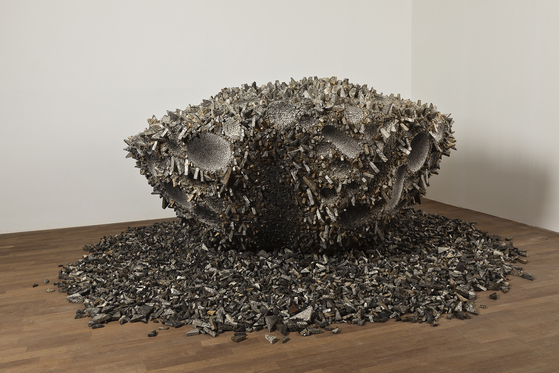 ″Aggregation15-JL038″ by Chun Kwang Young [GANA ART CENTER]