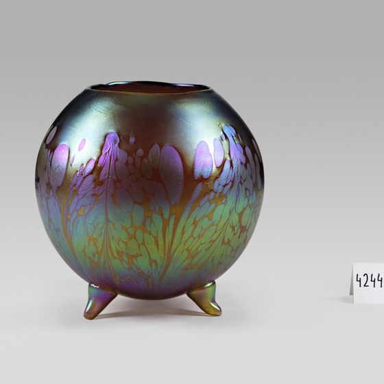 ″Vase″ (c. 1900) by Koloman Moser [NATIONAL MUSEUM OF KOREA]