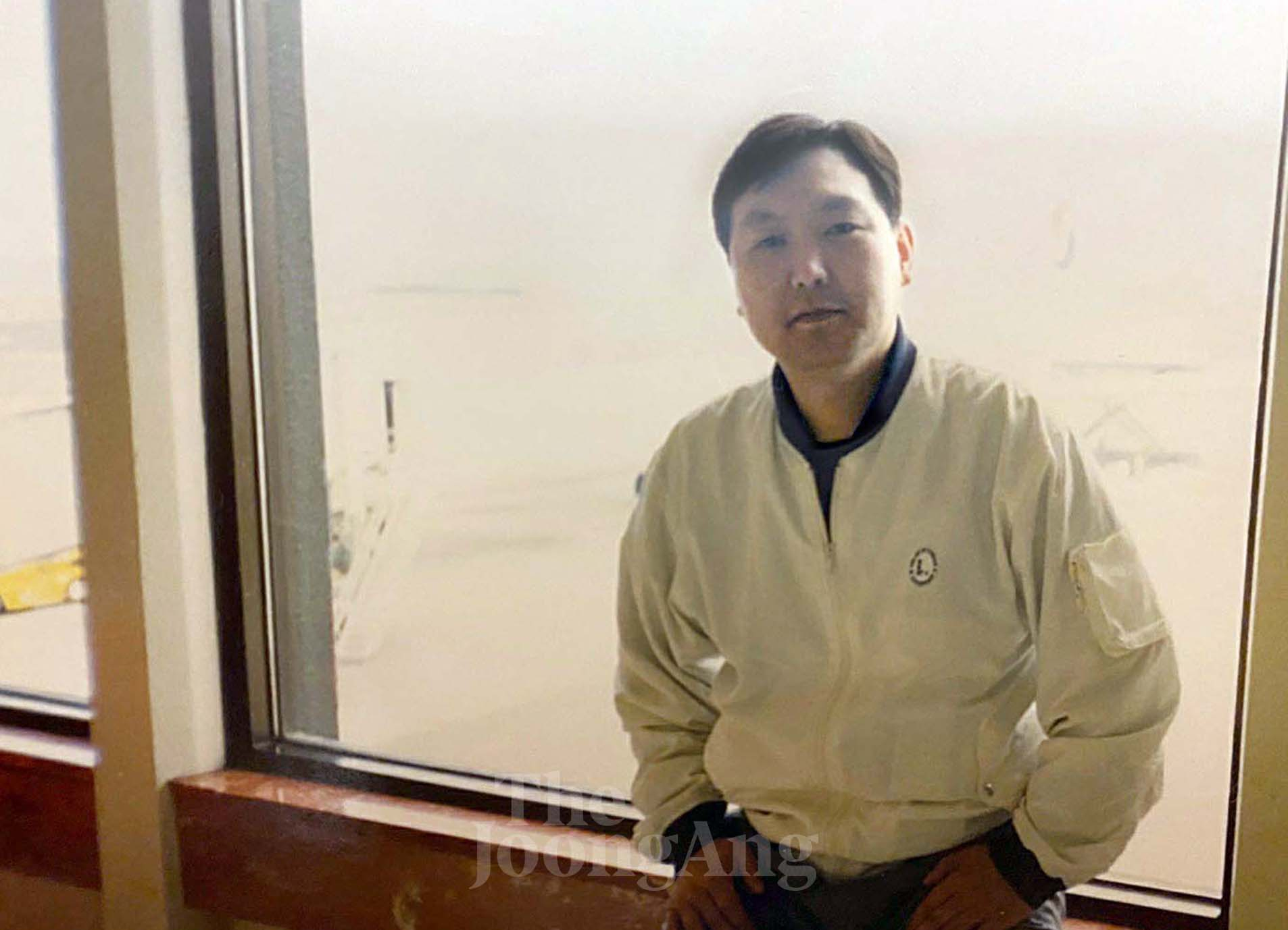 President Yoon Suk Yeol when he was 34 years old, starting his career as a prosecutor. [JOONGANG ILBO]