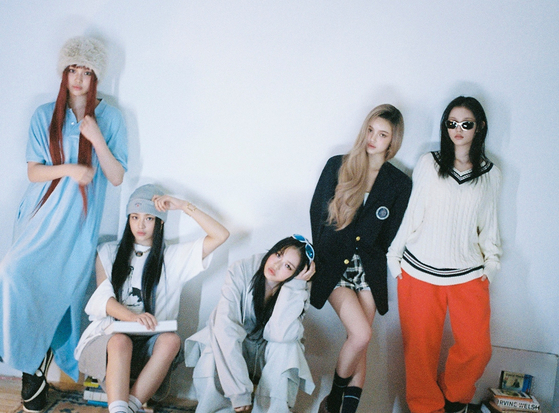 Girl group NewJeans [ADOR]