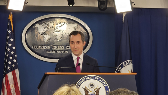 White house spokesperson Matthew Miller answers questions from the press at the Foreign Press Center in Washington D.C. on Dec. 17. [KIM HYOUNG-GU]