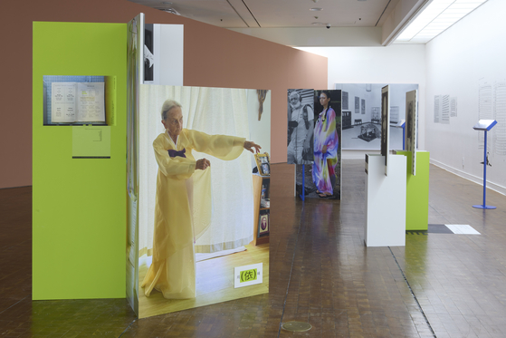 Installation view of “Ua a’o ‘ia ‘o ia e ia,″ the solo exhibition of Kim Sung-hwan at the Seoul Museum of Art in central Seoul [SEMA]