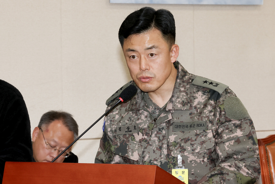 Moon Sang-ho, head of Defense Intelligence Command, speaks during a parliamentary committee meeting at the National Assembly in Yeouido, western Seoul, on Dec. 10. [JUN MIN-KYU] 