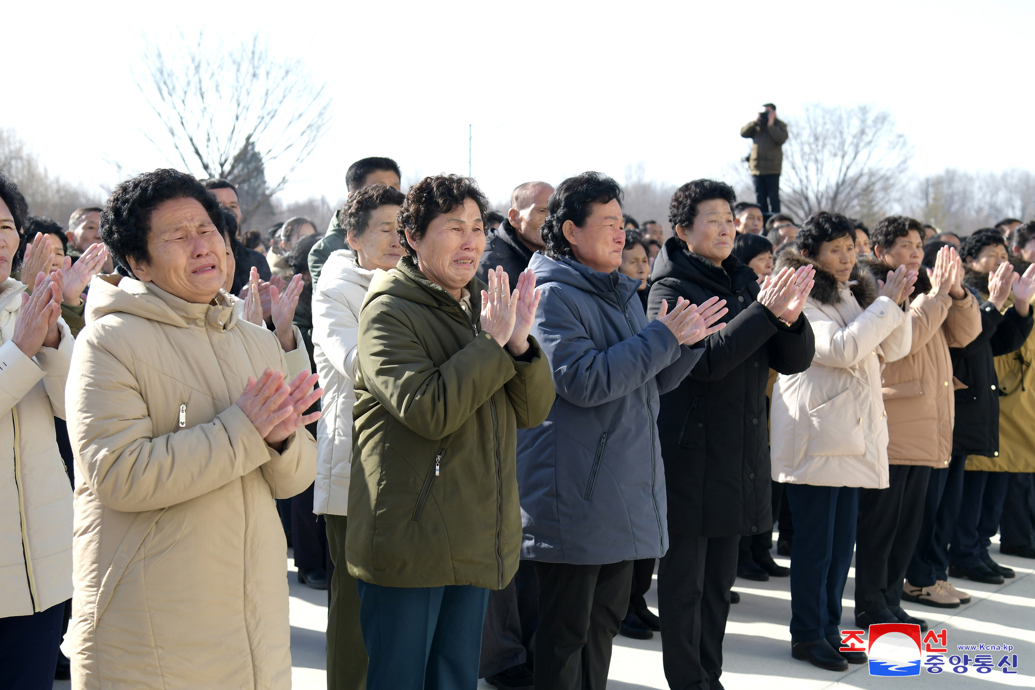 Flood victims from North Korea's northern border regions, relocated to Pyongyang after the late July floods, attend an event on Thursday to recite their letters of thanks to leader Kim Jong-un. [KOREAN CENTRAL NEWS AGENCY]