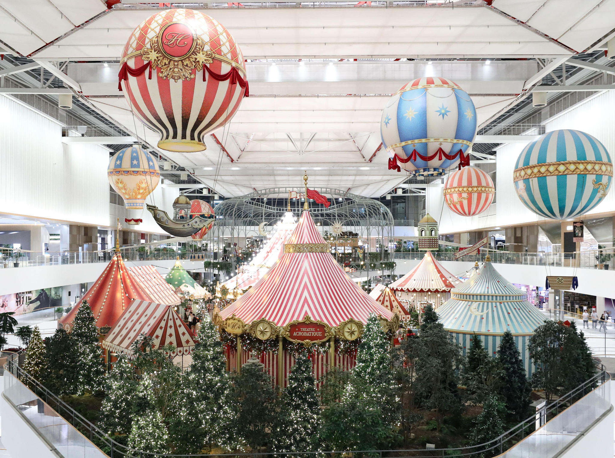 Installation view of The Hyundai Seoul's Christmas village-themed pop-up in Yeongdeungpo District, western Seoul [THE HYUNDAI SEOUL]