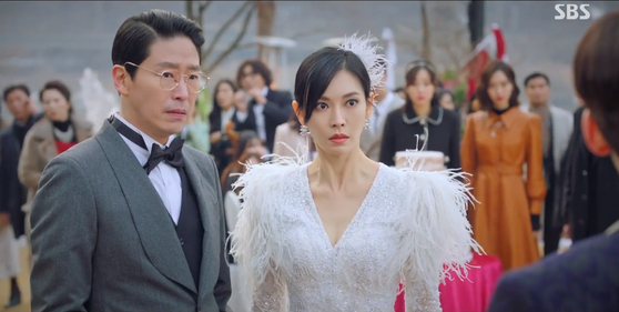 Still from SBS's drama ″The Penthouse: War in Life″ (2020-21) [SBS]