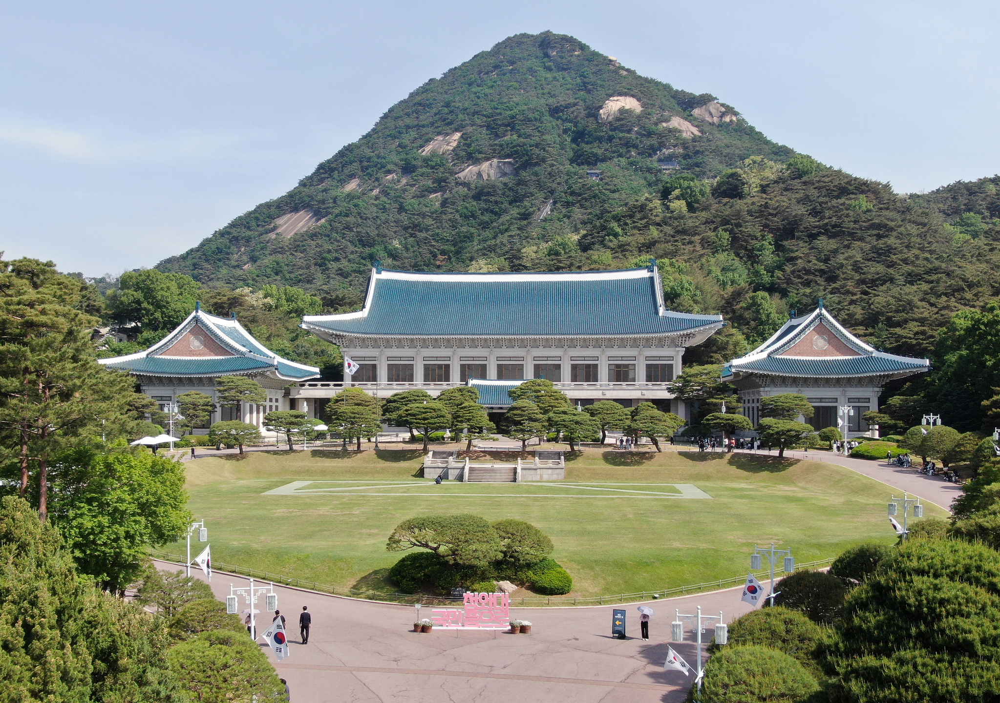 View of the Blue House in central Seoul on May 10, the second year anniversary of its opening [NEWS1]