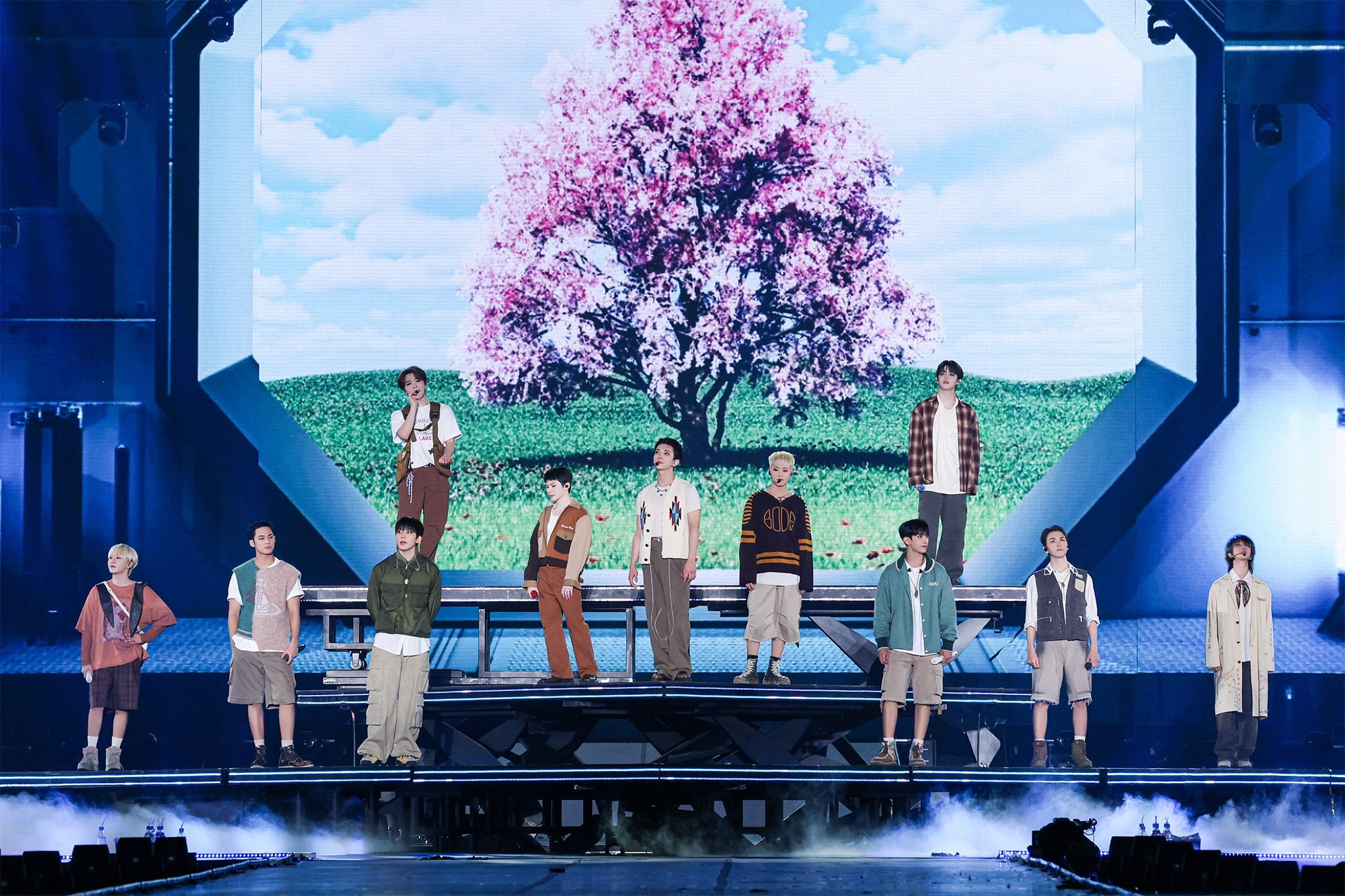 Boy band Seventeen during its Fukuoka PayPay Dome performance, held on Dec. 19, 21 and 22 in Japan as part of its ″Right Here″ world tour. [PLEDIS ENTERTAINMENT]