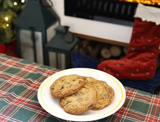 Chewy chocolate chip cookies [YEOM HYE-MIN]
