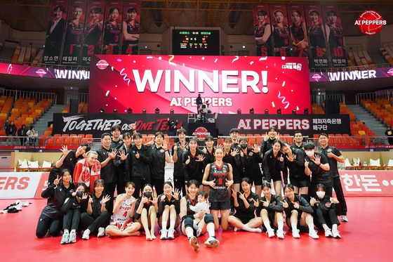 The Gwangju Pepper Savings Bank AI Peppers celebrate winning a V League game against Suwon Hyundai Engineering & Construction Hillstate at Pepper Stadium in Gwangju in a phot shared on the Peppers' official Instagram account on Dec. 29. [SCREEN CAPTURE]