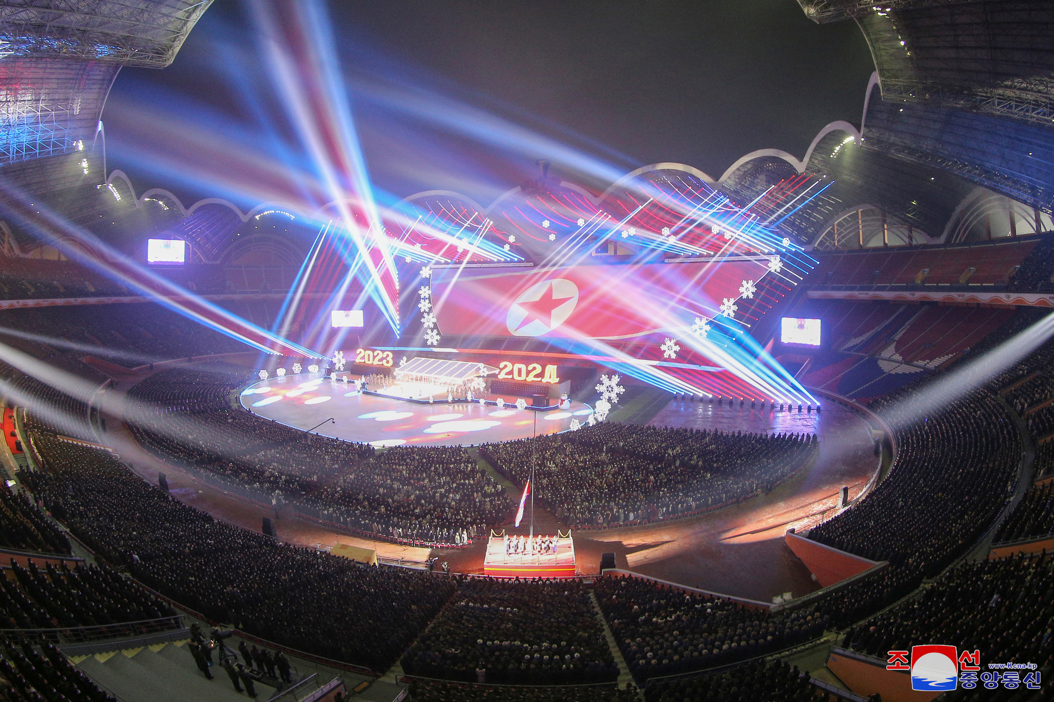 North Korean art performance celebrating New Year is held at Pyongyang's May Day Stadium. [KOREAN CENTRAL NEWS AGENCY] 